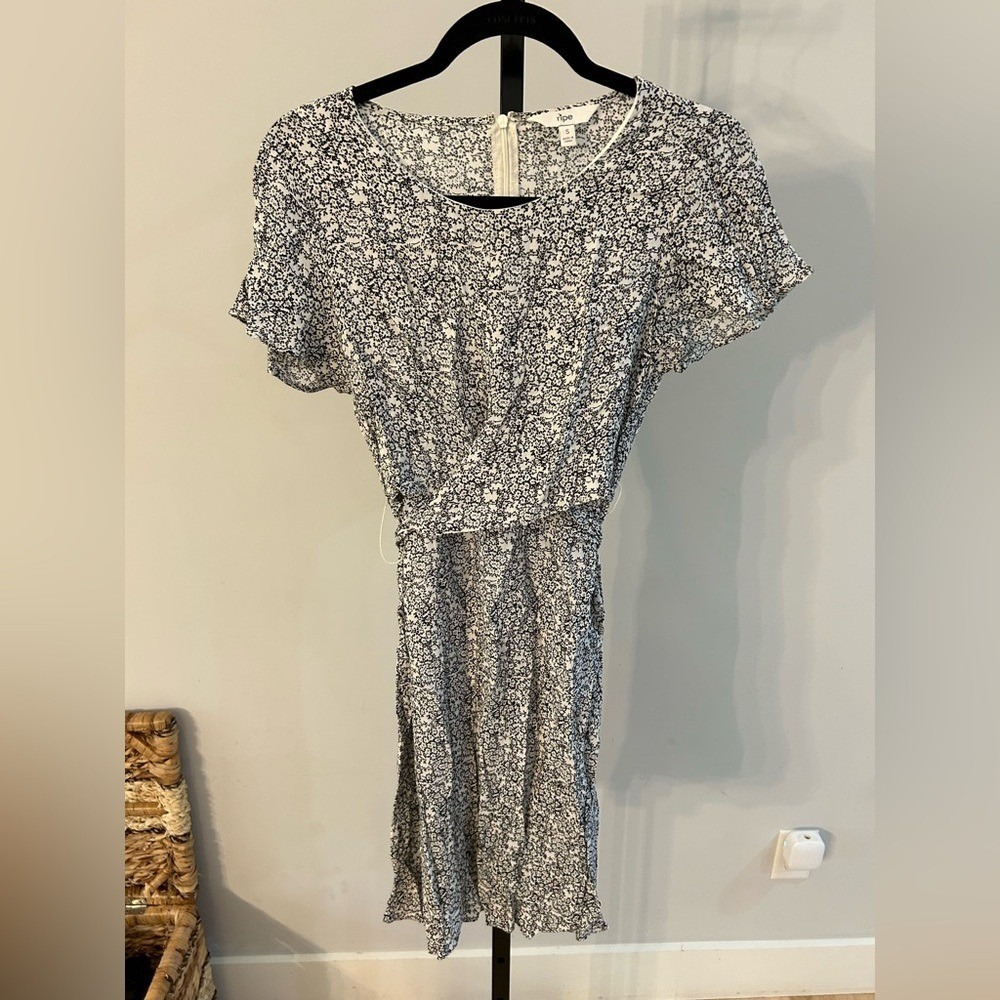 Ripe wrap dress size small